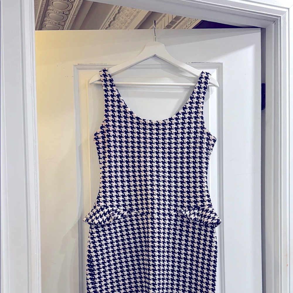 Betsey Johnson Black & White Sheath Mini Dress Sleeveless